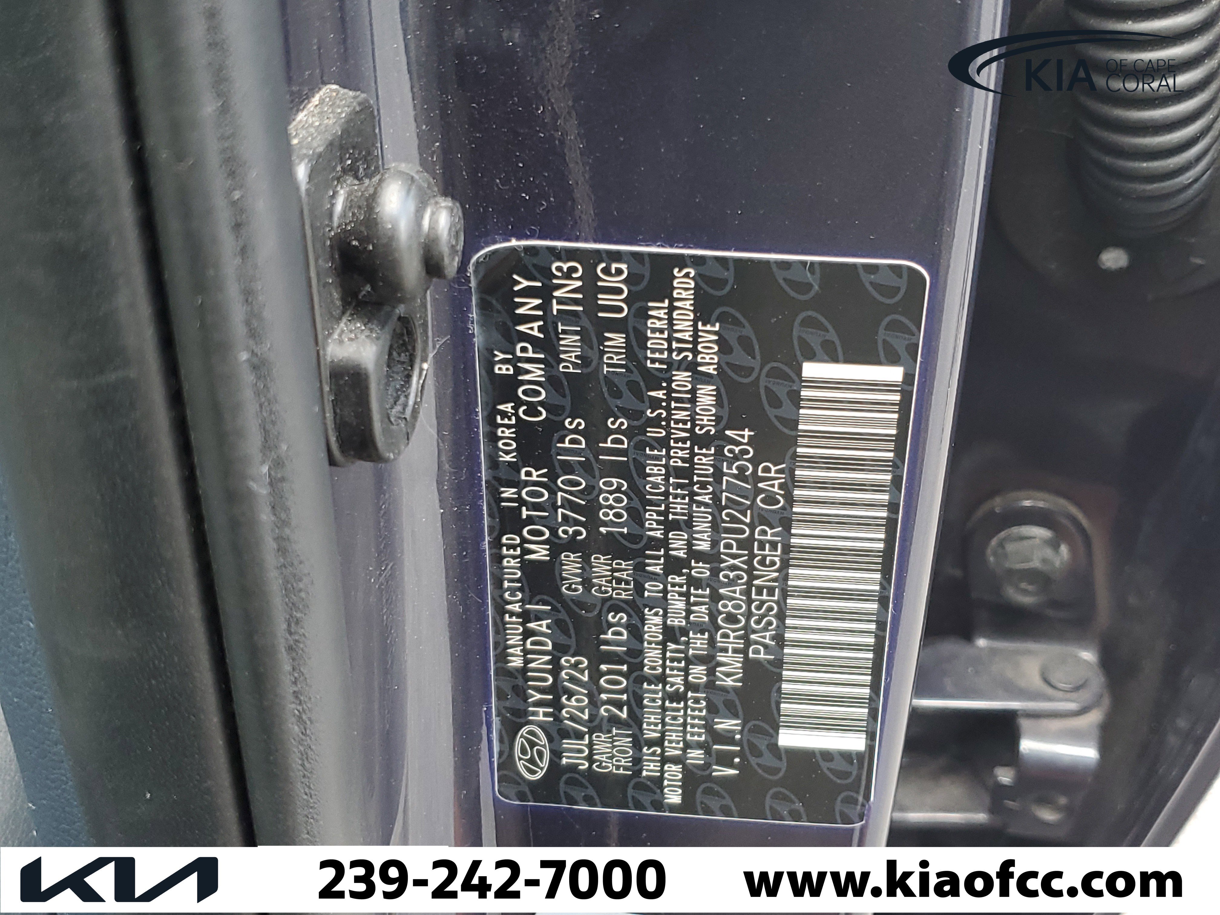 Used 2023 Hyundai Venue Limited w/ Cargo Package FWD image 30