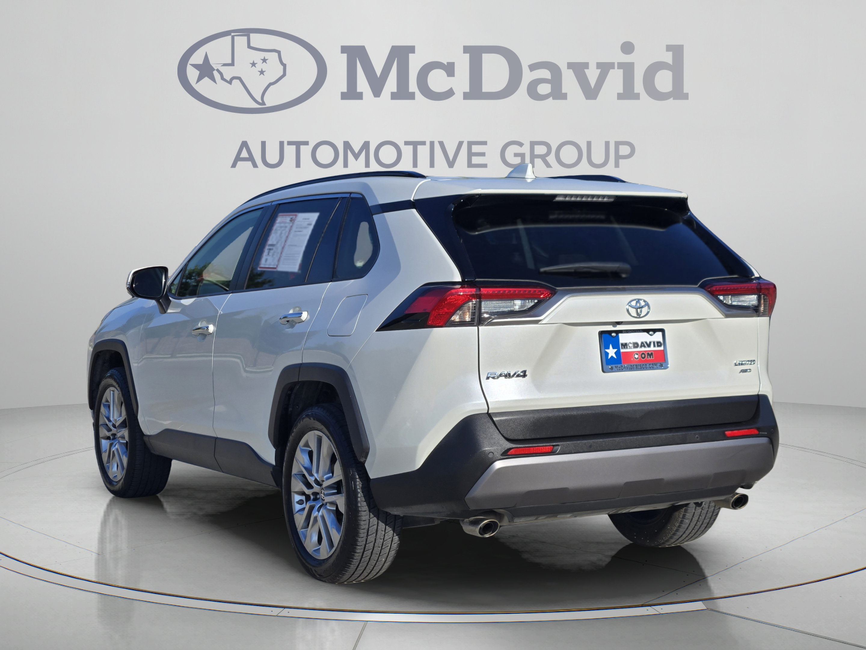 Used 2019 Toyota RAV4 Limited w/ Advanced Technology Package AWD/4WD image 4