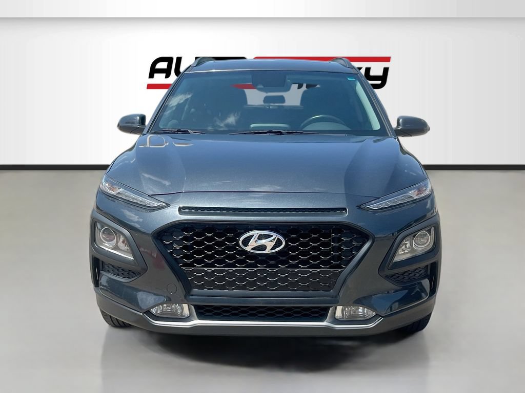 Used 2021 Hyundai Kona SEL Plus w/ Cargo Package FWD image 2