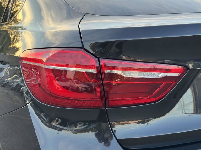 Used 2019 BMW X6 xDrive50i w/ M Sport Package AWD/4WD image 16