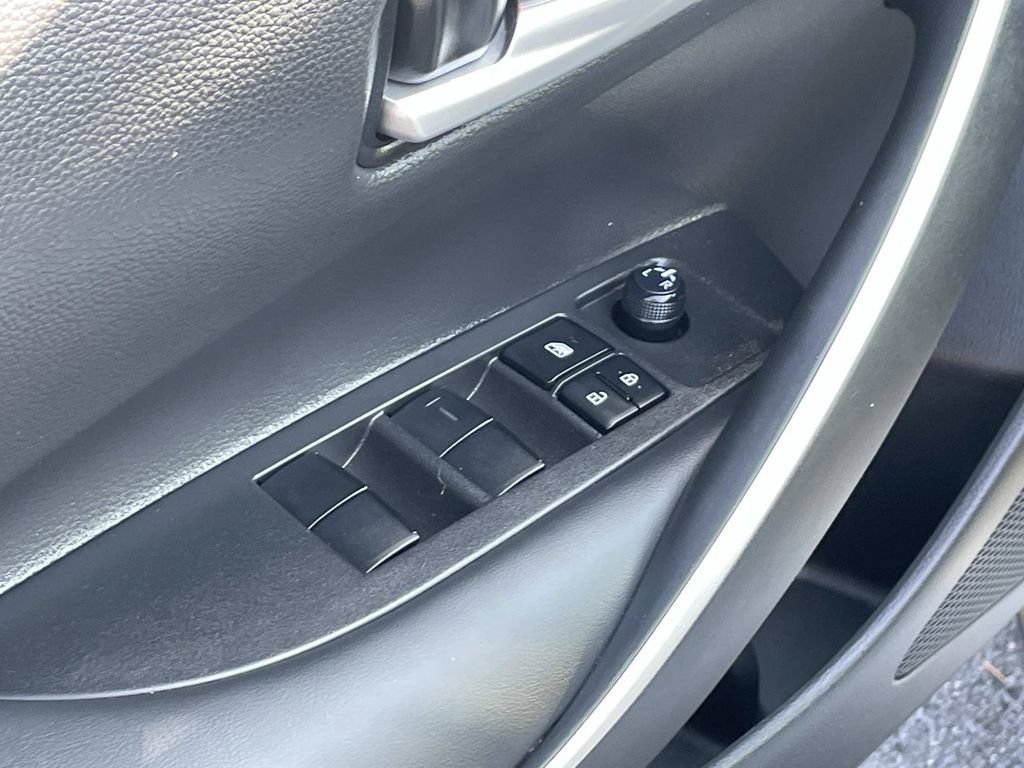 Used 2025 Toyota Corolla SE FWD image 22