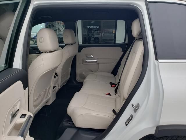 New 2025 Mercedes-Benz GLB 250 4MATIC image 12