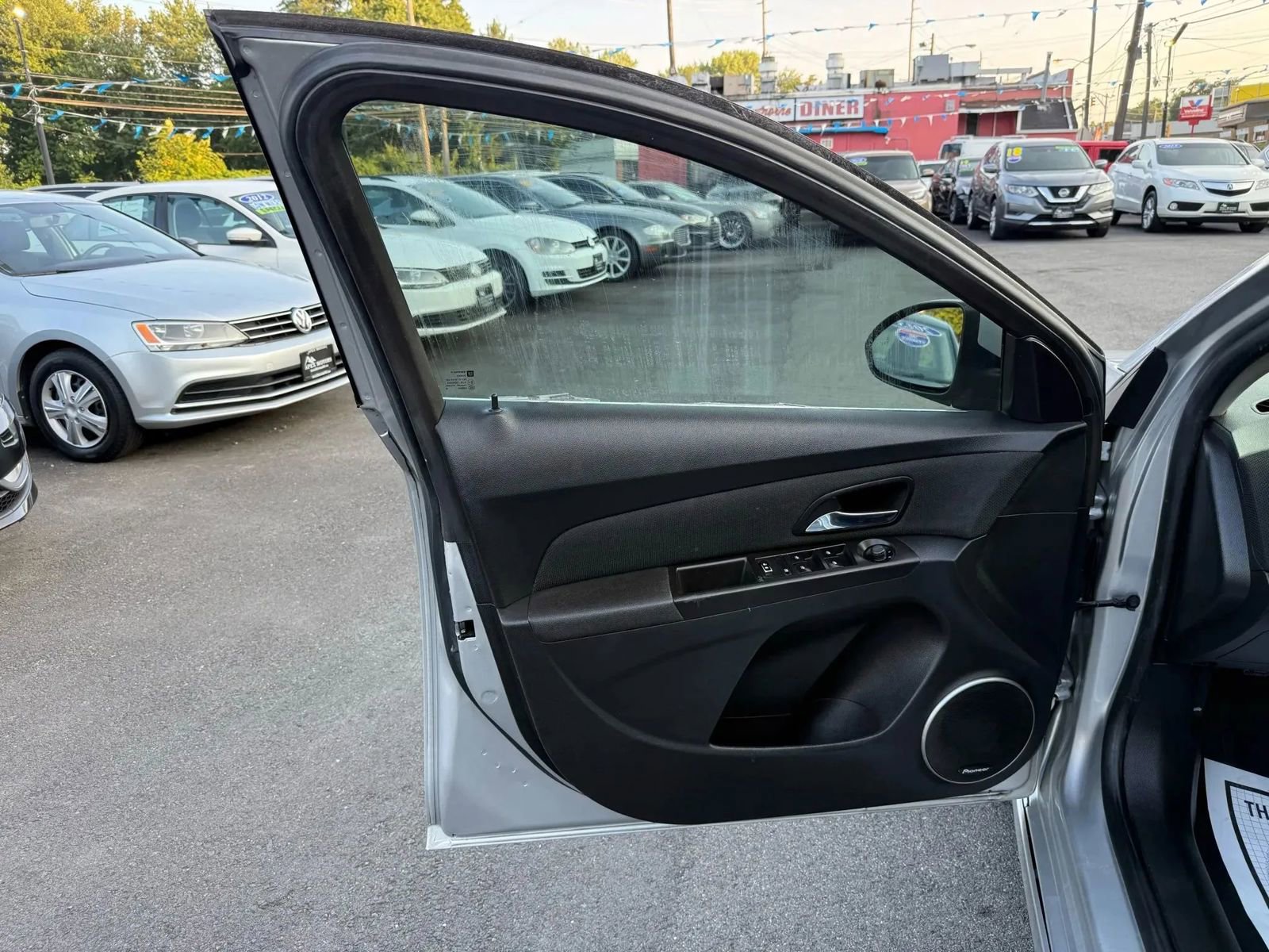 Used 2016 Chevrolet Cruze LT w/ Sun And Sound Package image 16