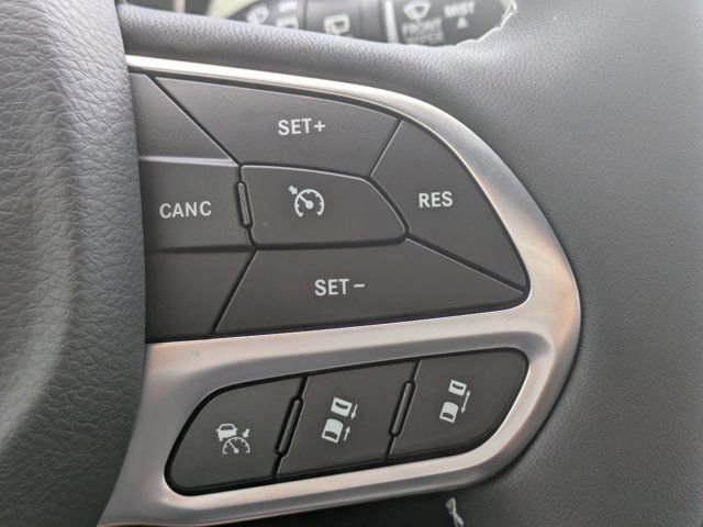 New 2026 Chrysler Pacifica Select FWD image 22