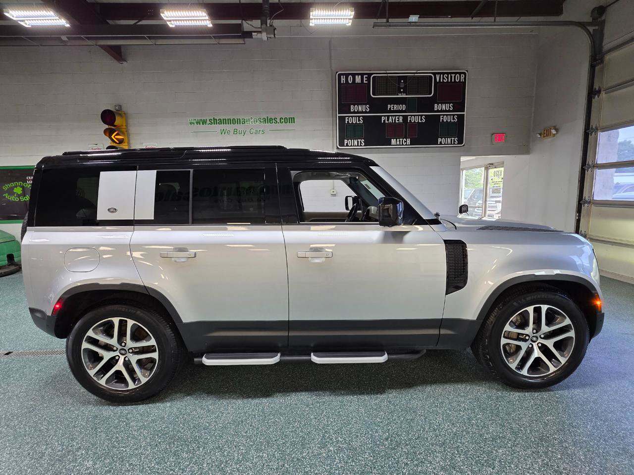 Used 2020 Land Rover Defender 110 HSE AWD/4WD image 5