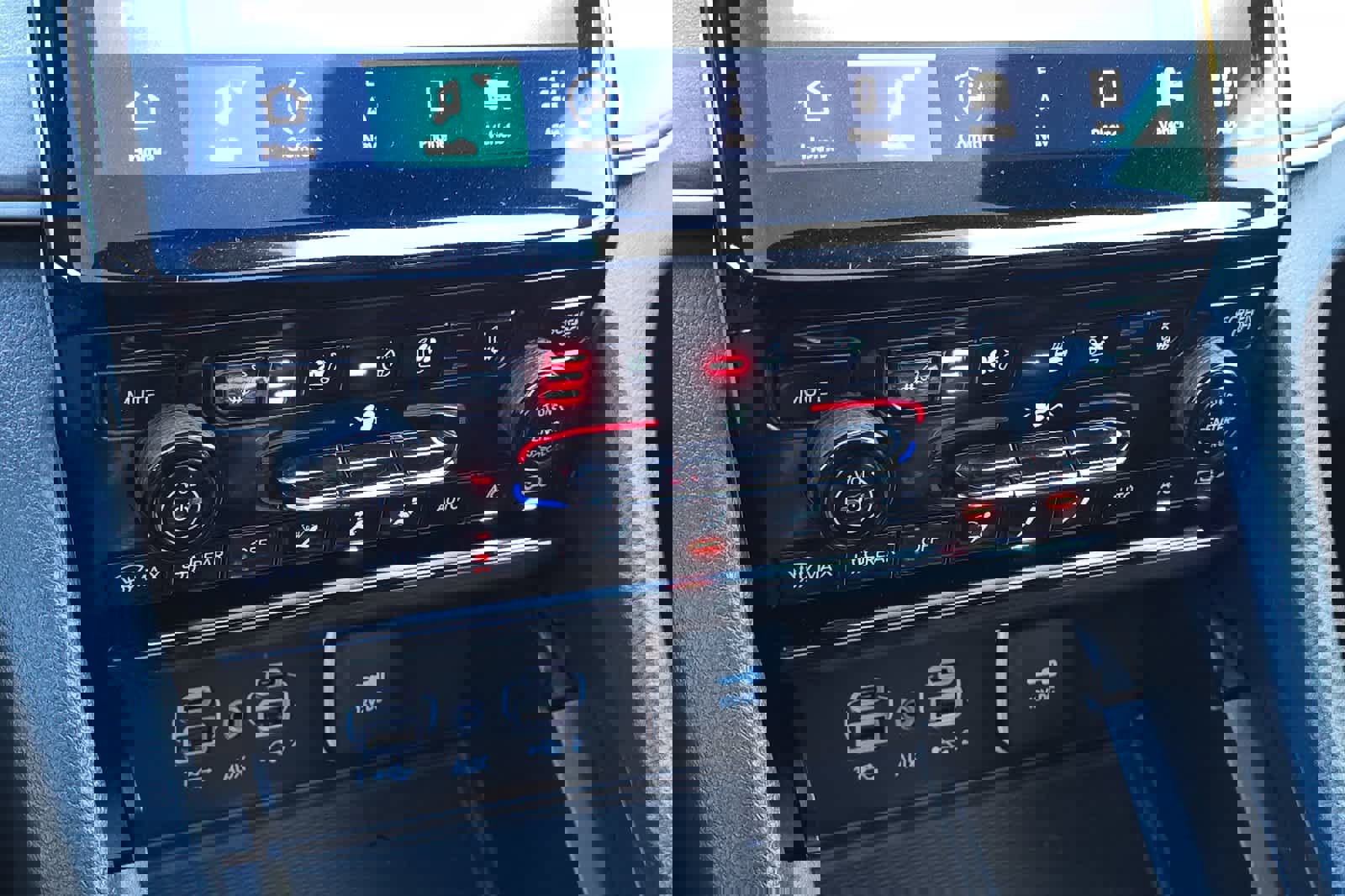 Used 2024 Jeep Grand Cherokee L Limited w/ Luxury Tech Group II image 24