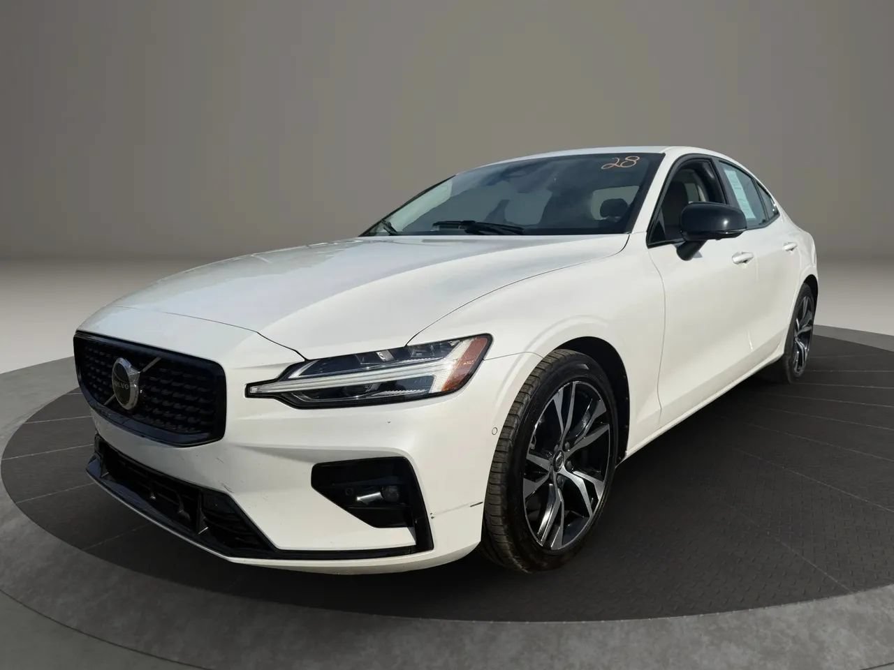 Used 2023 Volvo S60 B5 Plus FWD image 1
