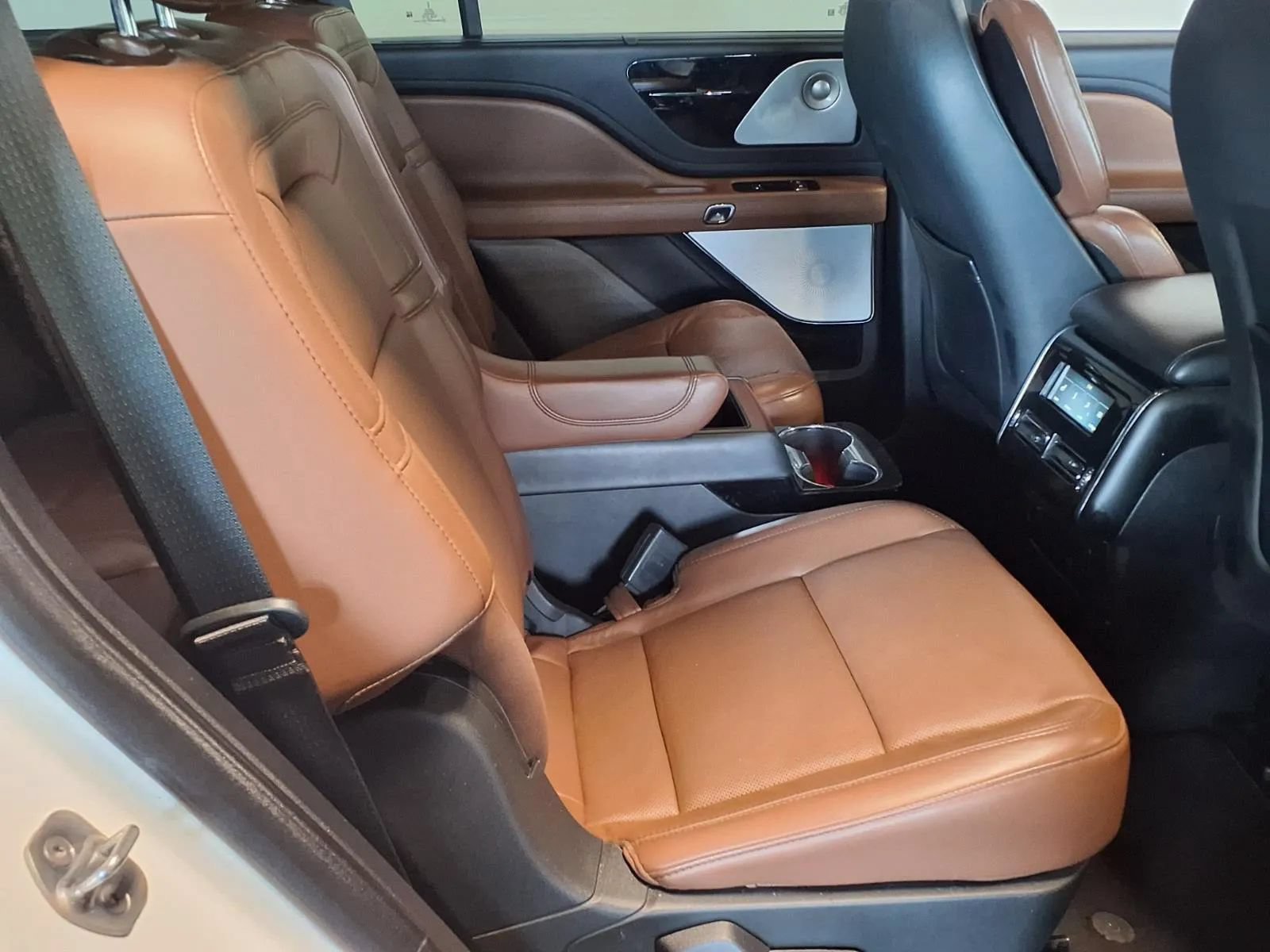 Used 2020 Lincoln Aviator Reserve w/ Equipment Group 202A AWD/4WD image 11