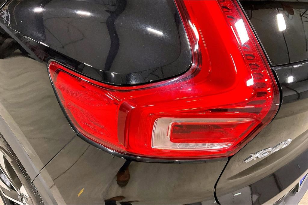 Certified 2023 Volvo XC40 B5 Plus w/ Protection Package Premier AWD/4WD image 23