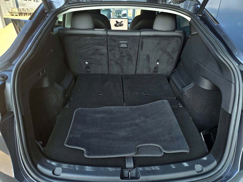 Used 2023 Tesla Model Y Long Range image 24