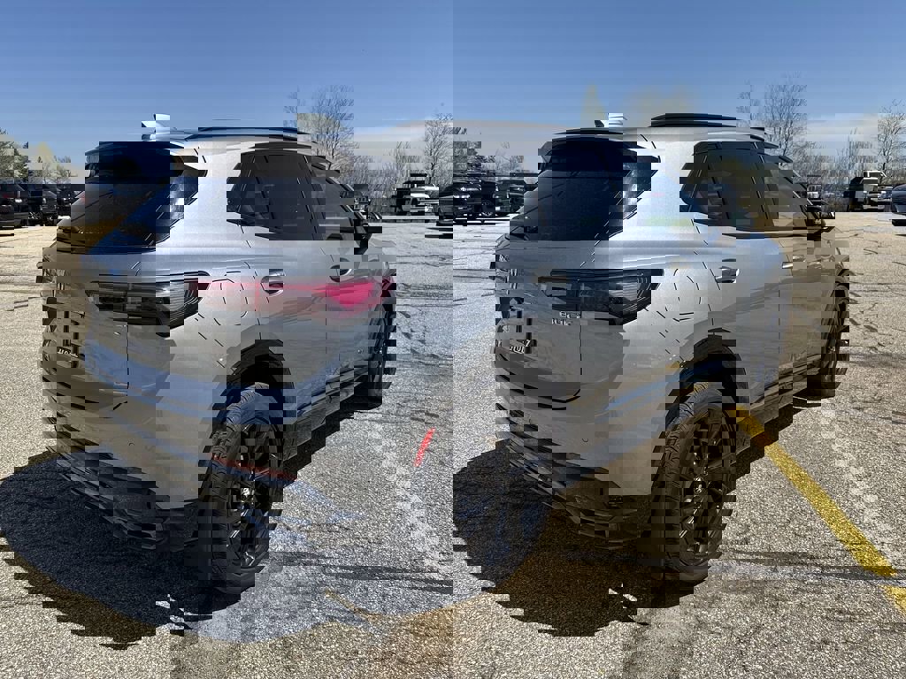 Certified 2025 Buick Envision Sport Touring image 5