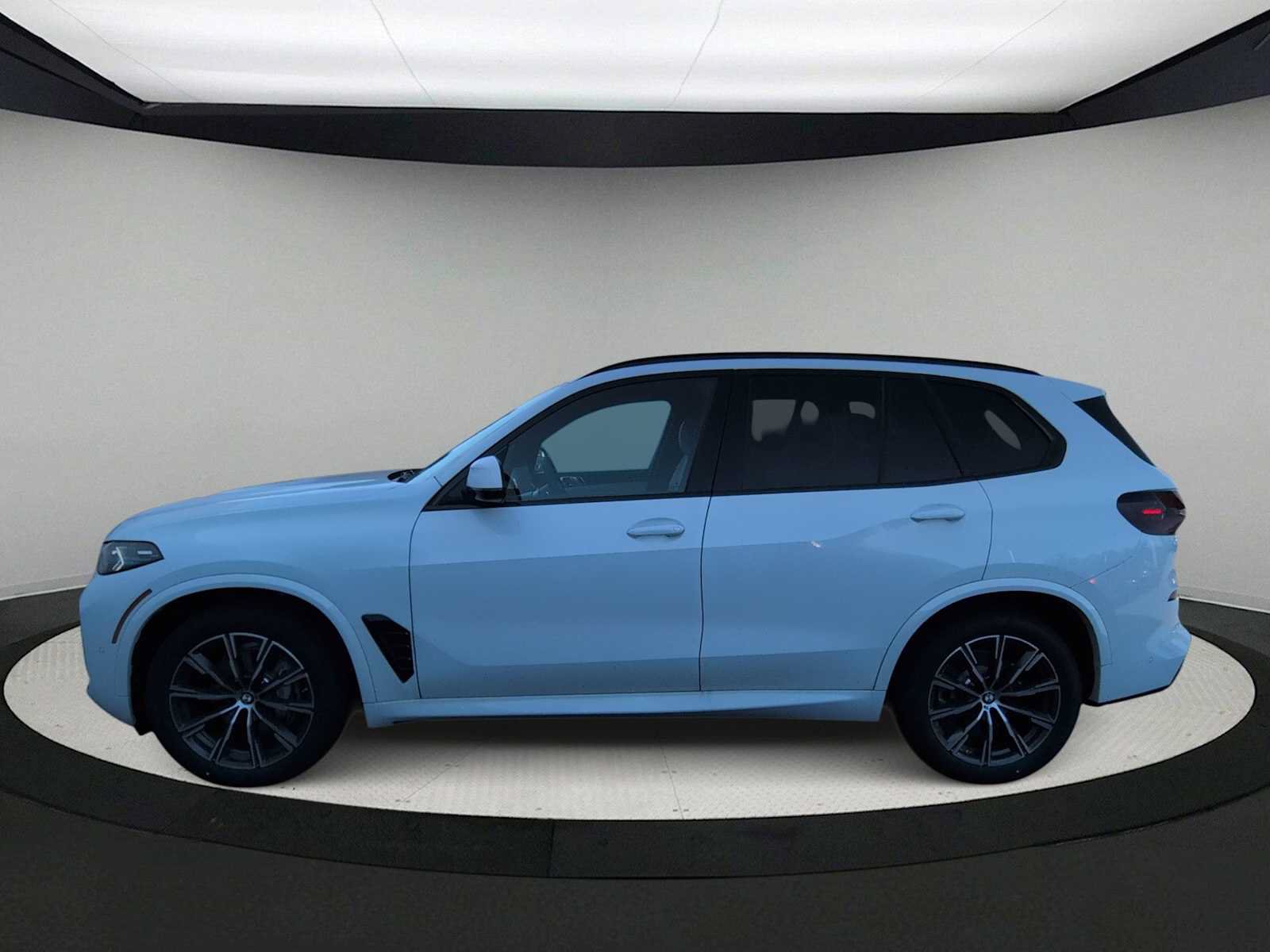 Used 2026 BMW X5 xDrive40i w/ M Sport Package AWD/4WD image 5