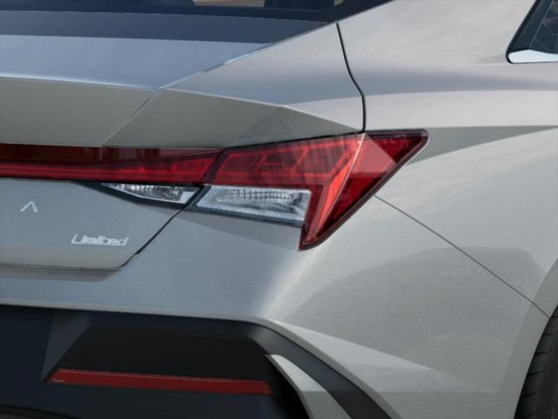 New 2025 Hyundai Elantra Limited FWD image 10