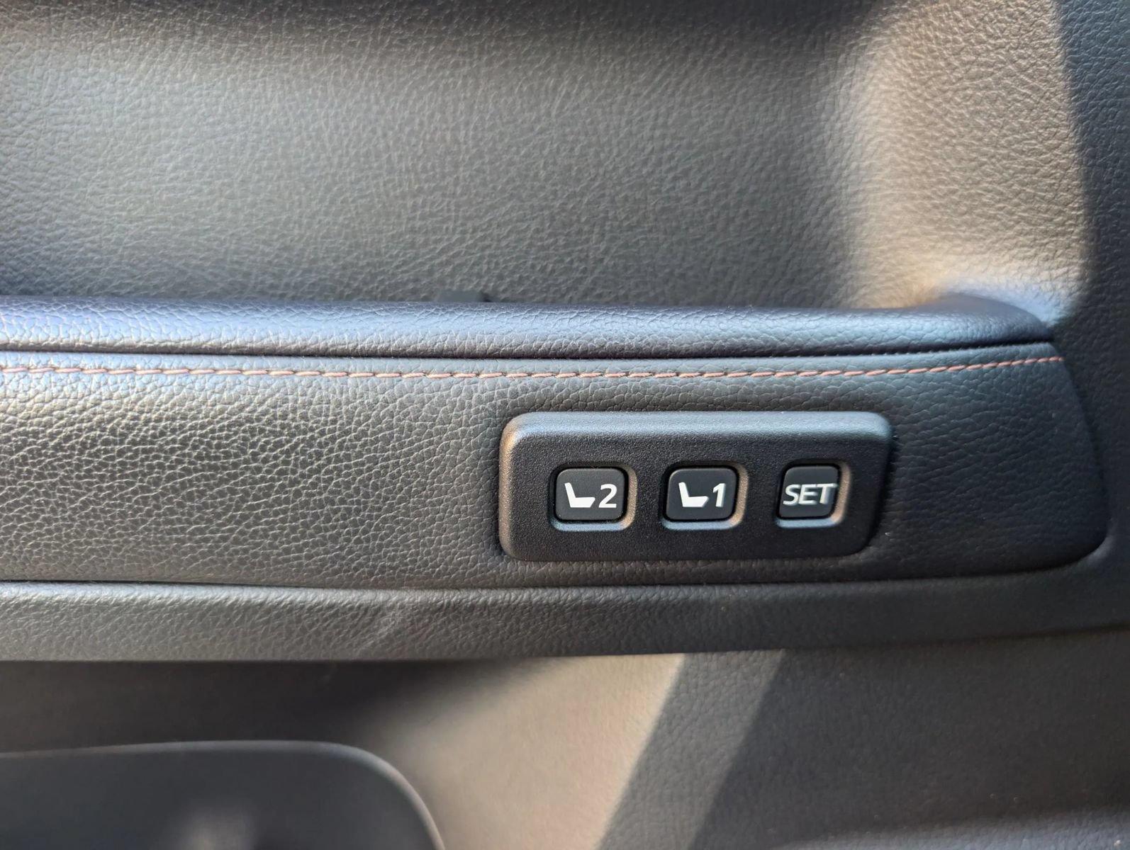 Used 2022 Toyota 4Runner Limited AWD/4WD image 13