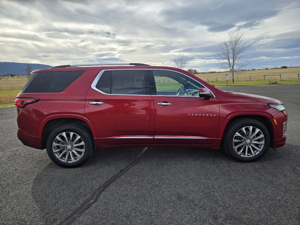 Used 2023 Chevrolet Traverse Premier image 4