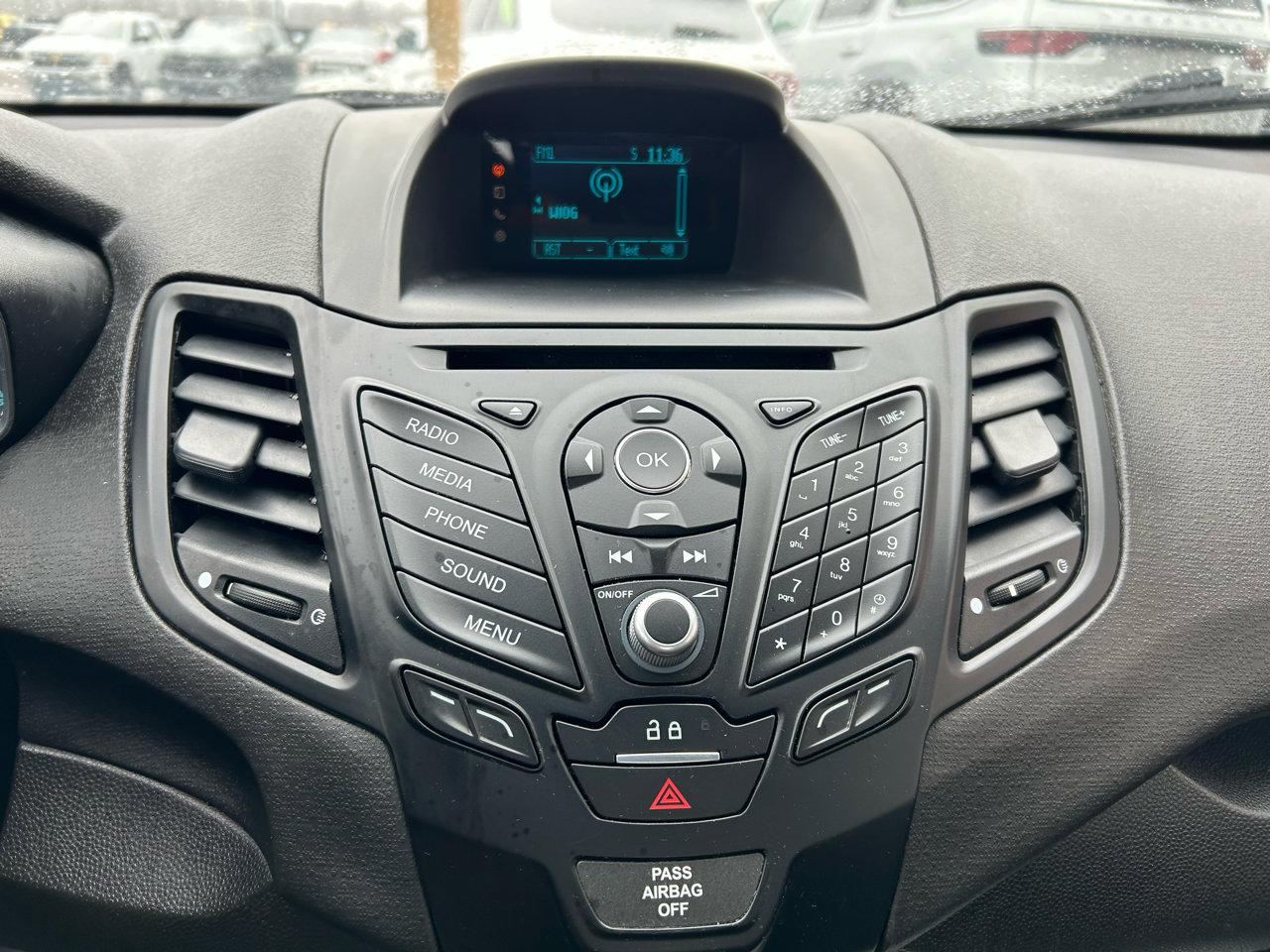 Used 2016 Ford Fiesta SE image 22