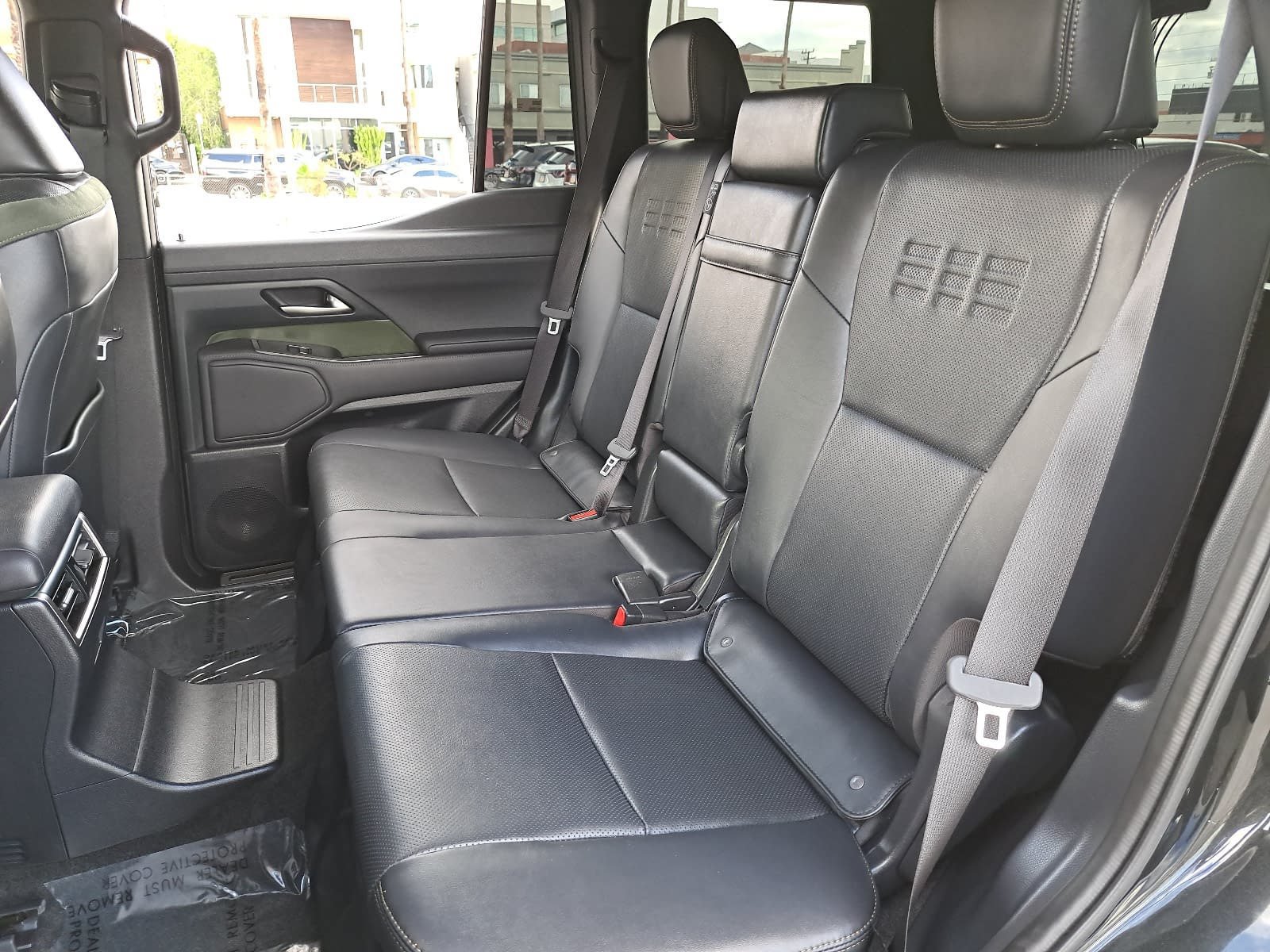 Used 2025 Lexus GX 550 w/ Accessory Package (32) AWD/4WD image 16