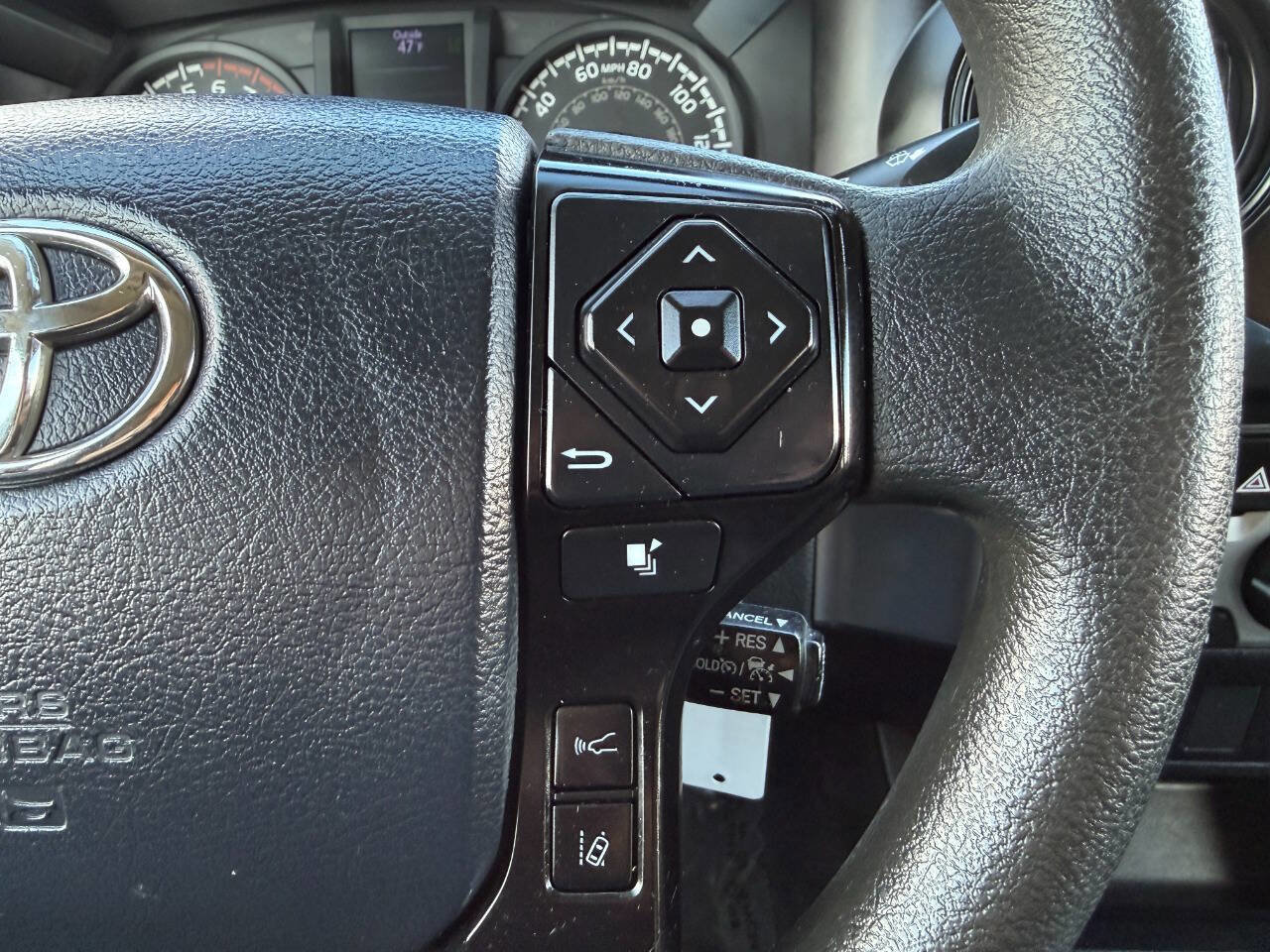 Used 2019 Toyota Tacoma SR image 32