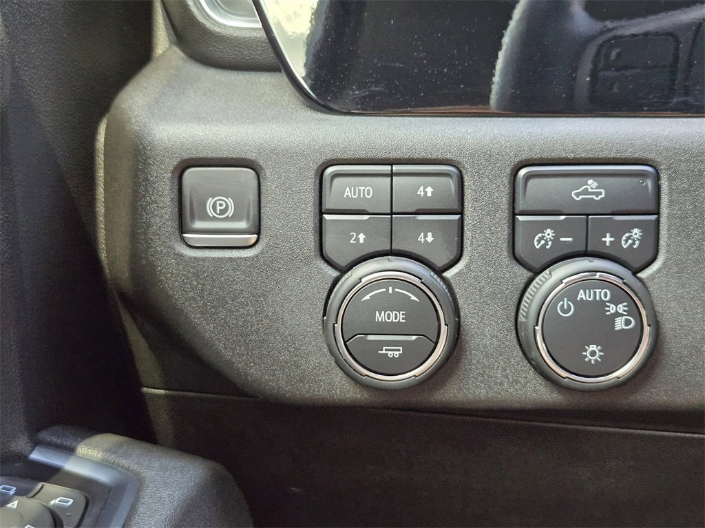 Used 2025 Chevrolet Silverado 1500 LT image 21