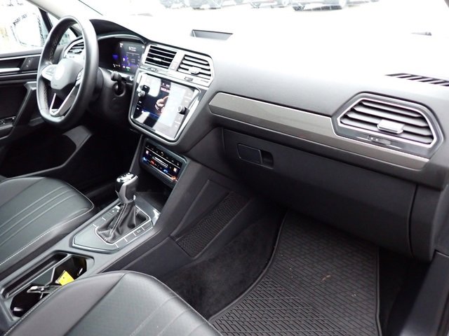 Used 2022 Volkswagen Tiguan SE image 13