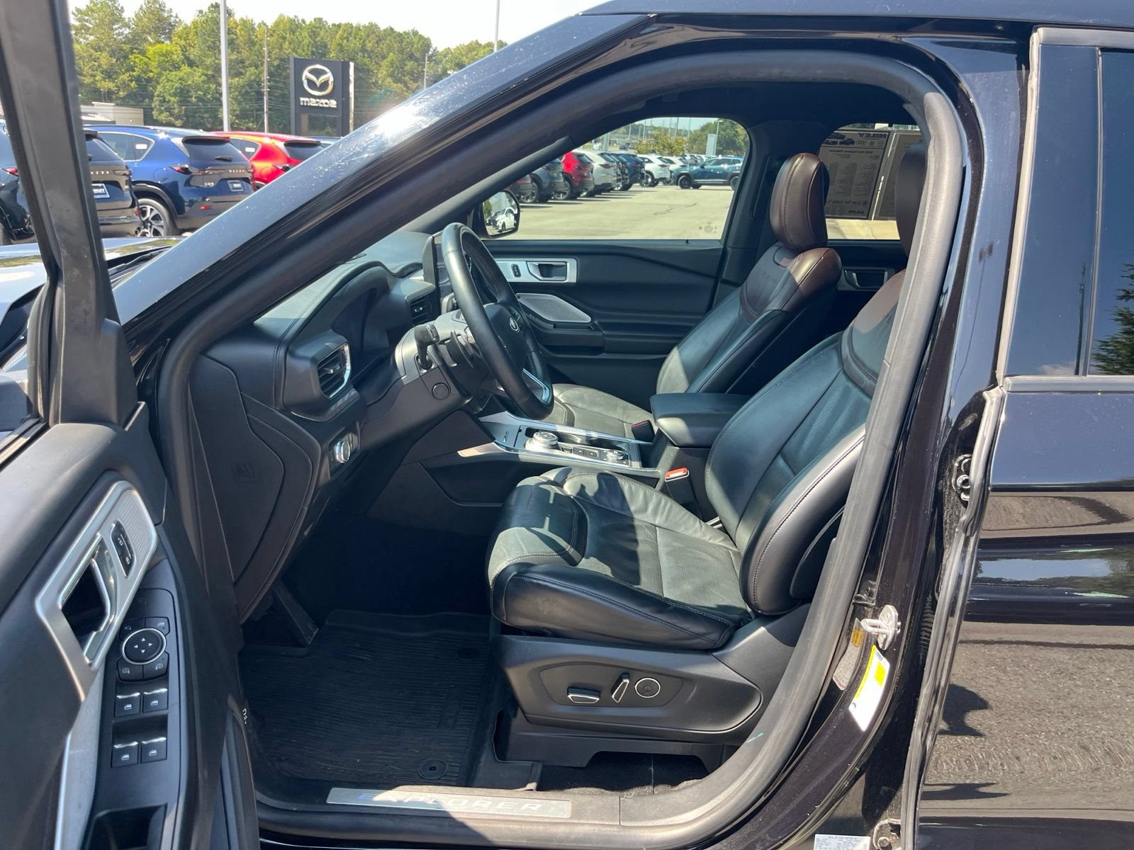 Used 2020 Ford Explorer Platinum w/ Premium Technology Package AWD/4WD image 28