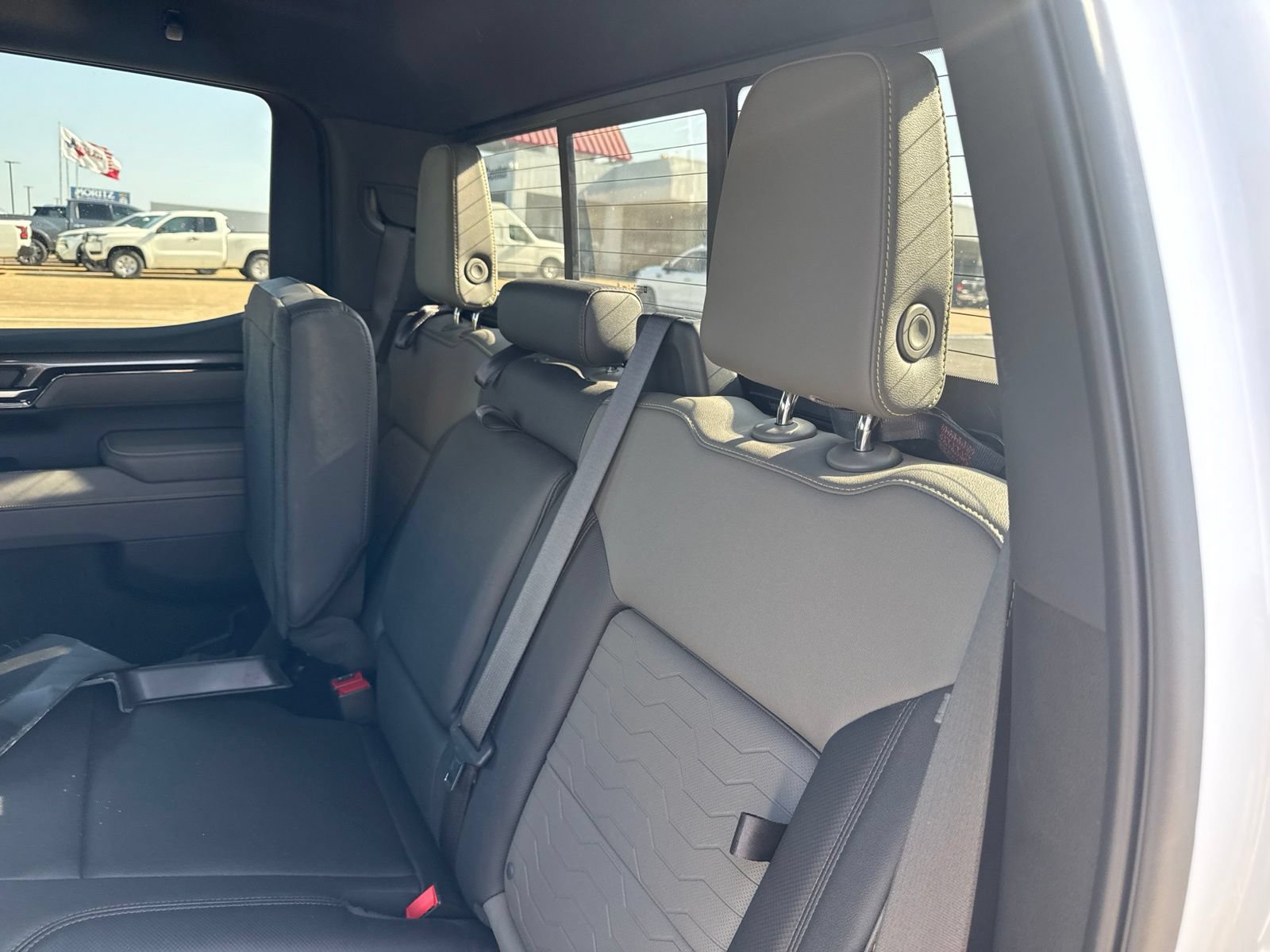 Used 2022 Chevrolet Silverado 1500 ZR2 w/ Technology Package AWD/4WD image 15
