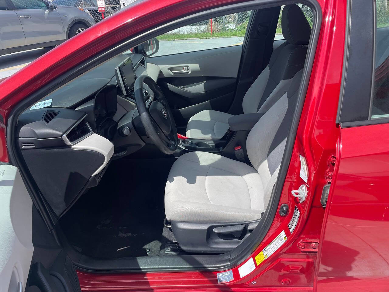 Used 2021 Toyota Corolla LE image 8