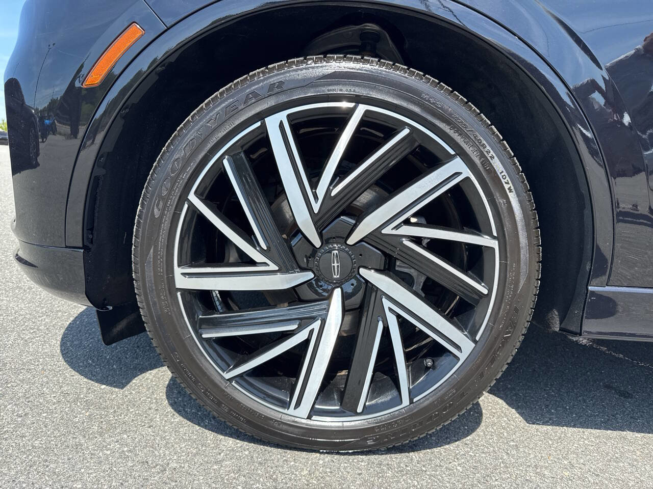 Used 2025 Lincoln Aviator Black Label w/ Jet Appearance Package AWD/4WD image 43