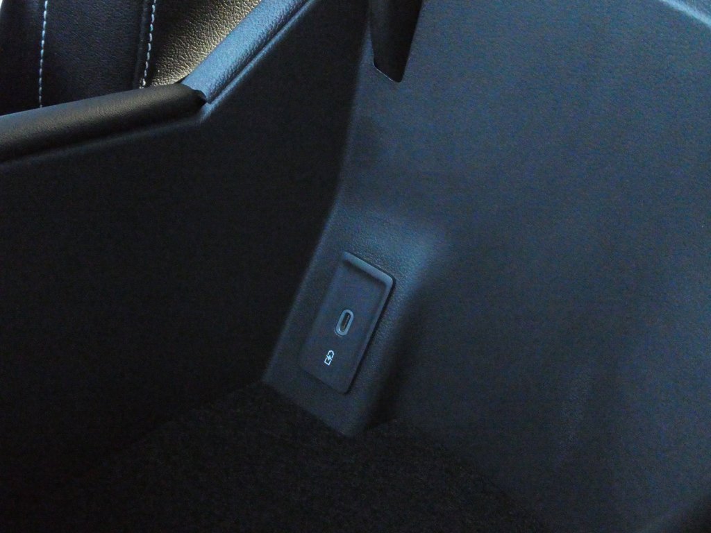 New 2026 Volkswagen Atlas SE image 17