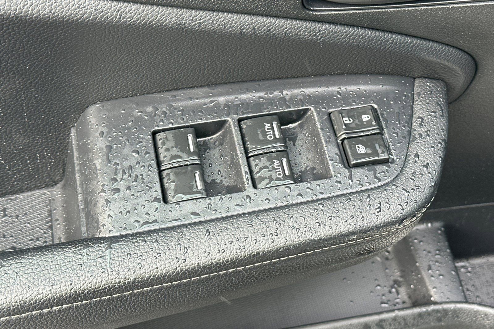 Used 2025 Honda Ridgeline Sport image 11