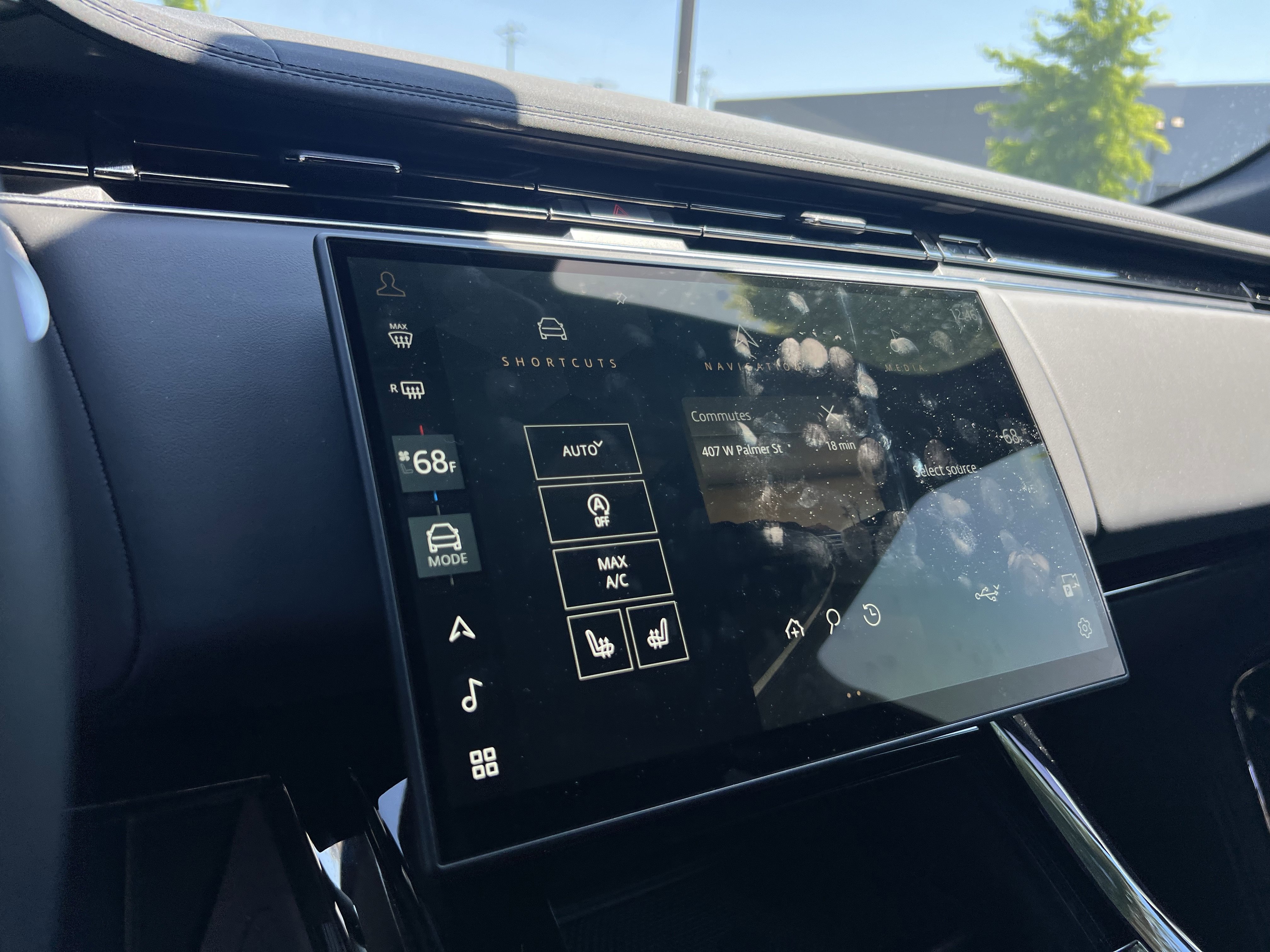 Used 2025 Land Rover Range Rover Sport S AWD/4WD image 28