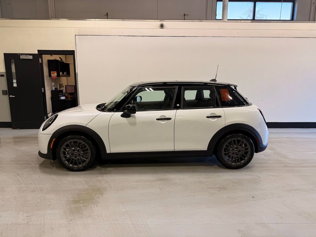 Used 2026 MINI Cooper 4-Door Hardtop FWD image 2