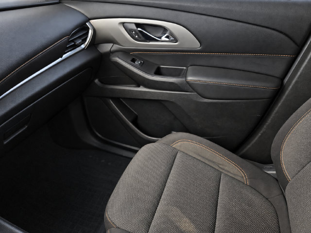 Used 2020 Chevrolet Traverse LT FWD image 25