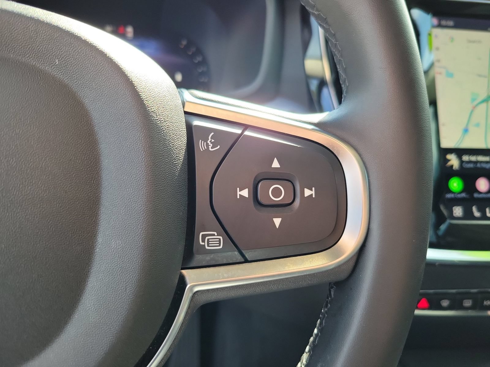 Used 2024 Volvo S60 B5 Core FWD image 24