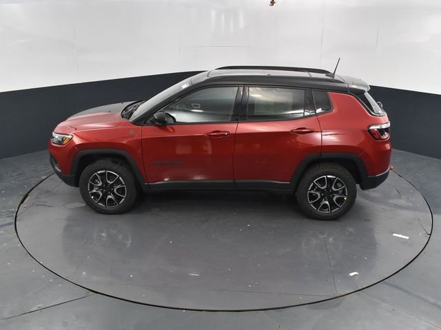 New 2026 Jeep Compass Trailhawk w/ Sun, Sound & Navigation Group AWD/4WD image 36