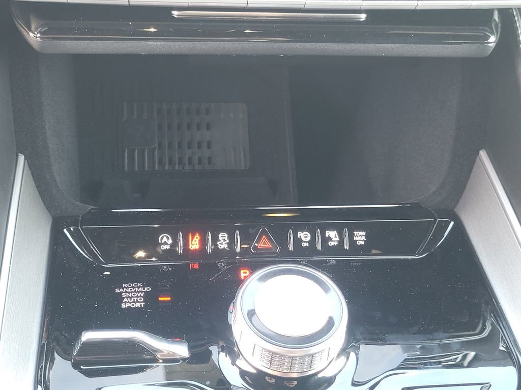 New 2026 Jeep Grand Wagoneer L 4WD image 25