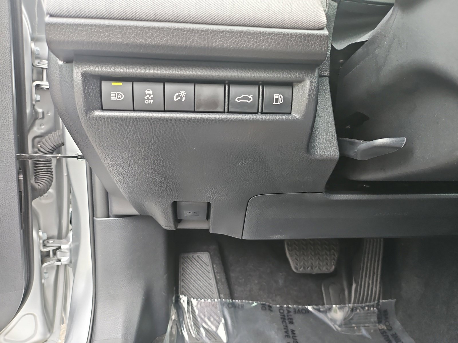 Used 2026 Toyota Camry LE FWD image 25