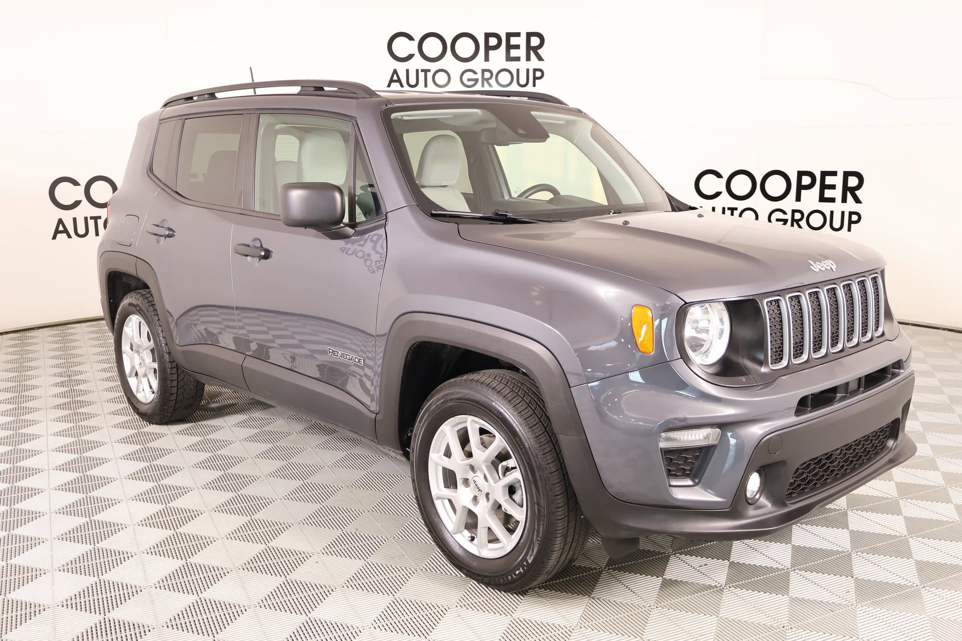 Used 2022 Jeep Renegade Latitude w/ Convenience Group