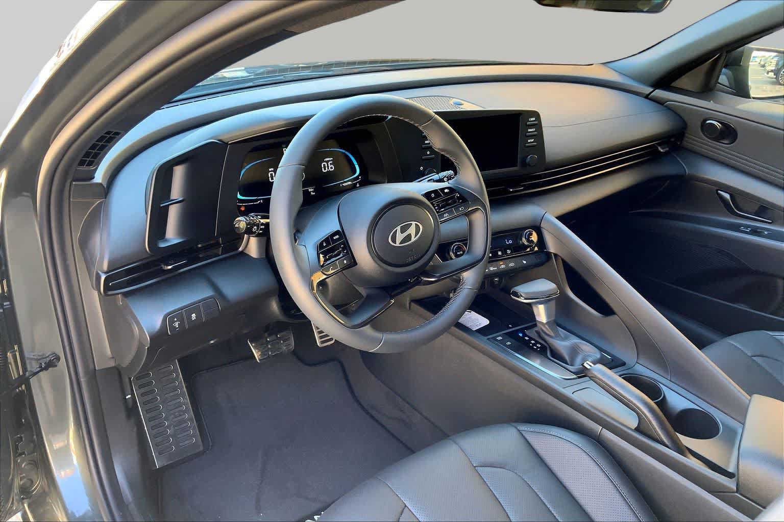 New 2026 Hyundai Elantra SEL Sport FWD image 8