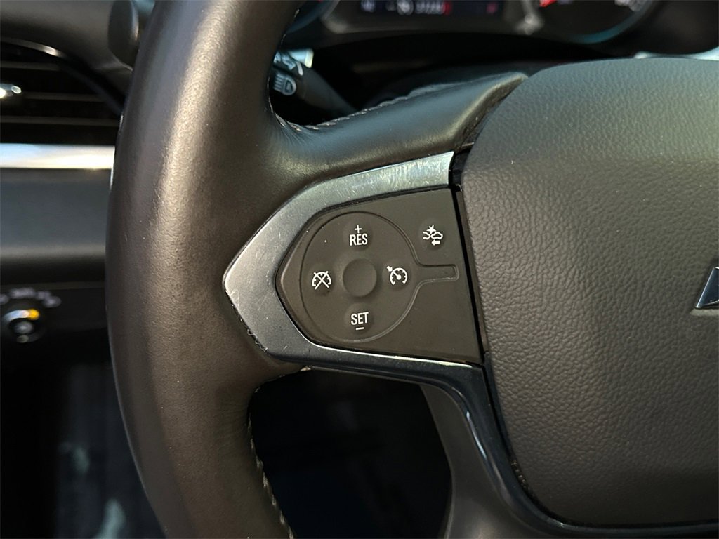 Used 2022 Chevrolet Traverse LT w/ Midnight/Sport Edition image 28