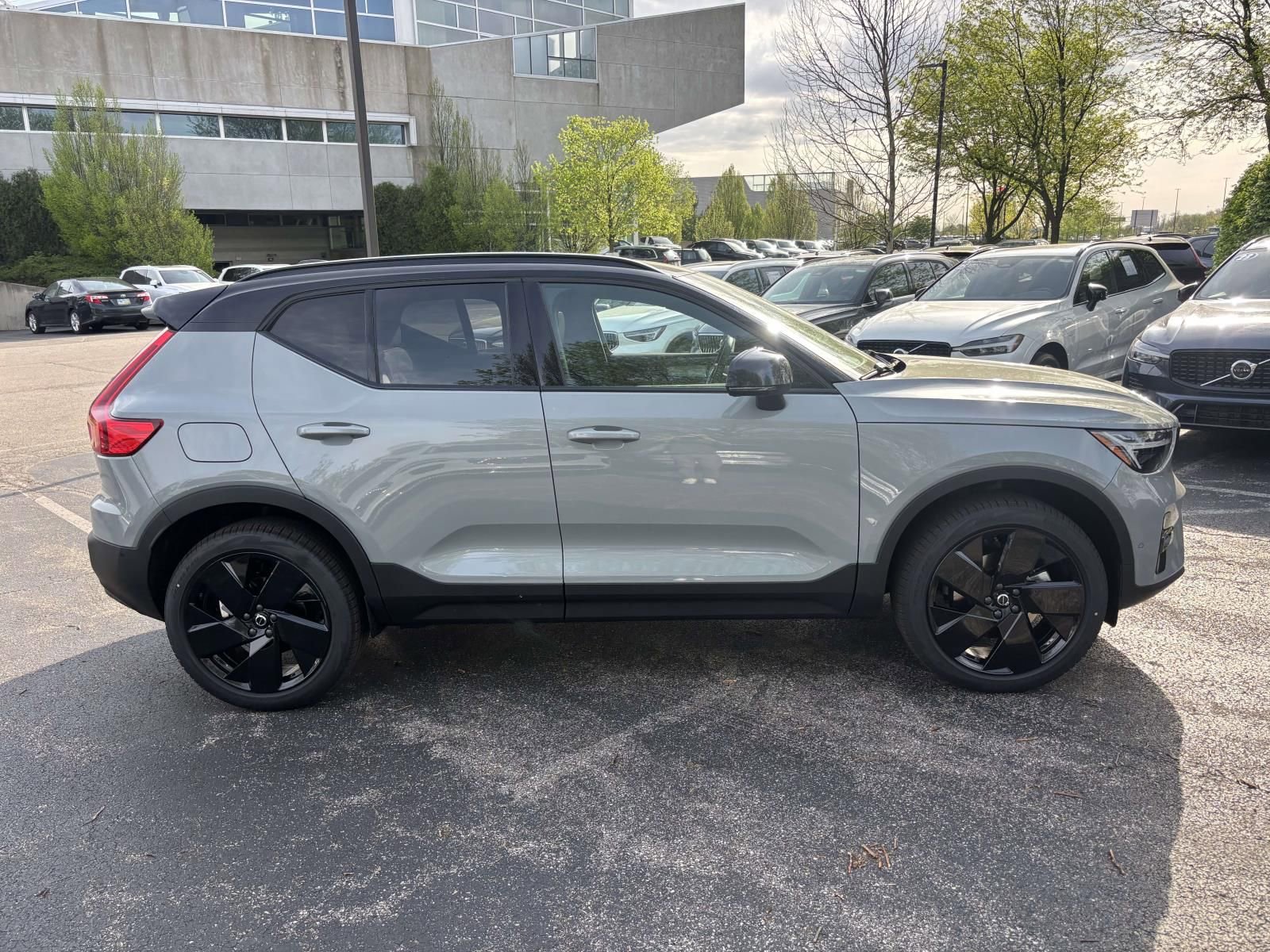 New 2026 Volvo XC40 B5 Ultra w/ Protection Package Premier AWD/4WD image 4
