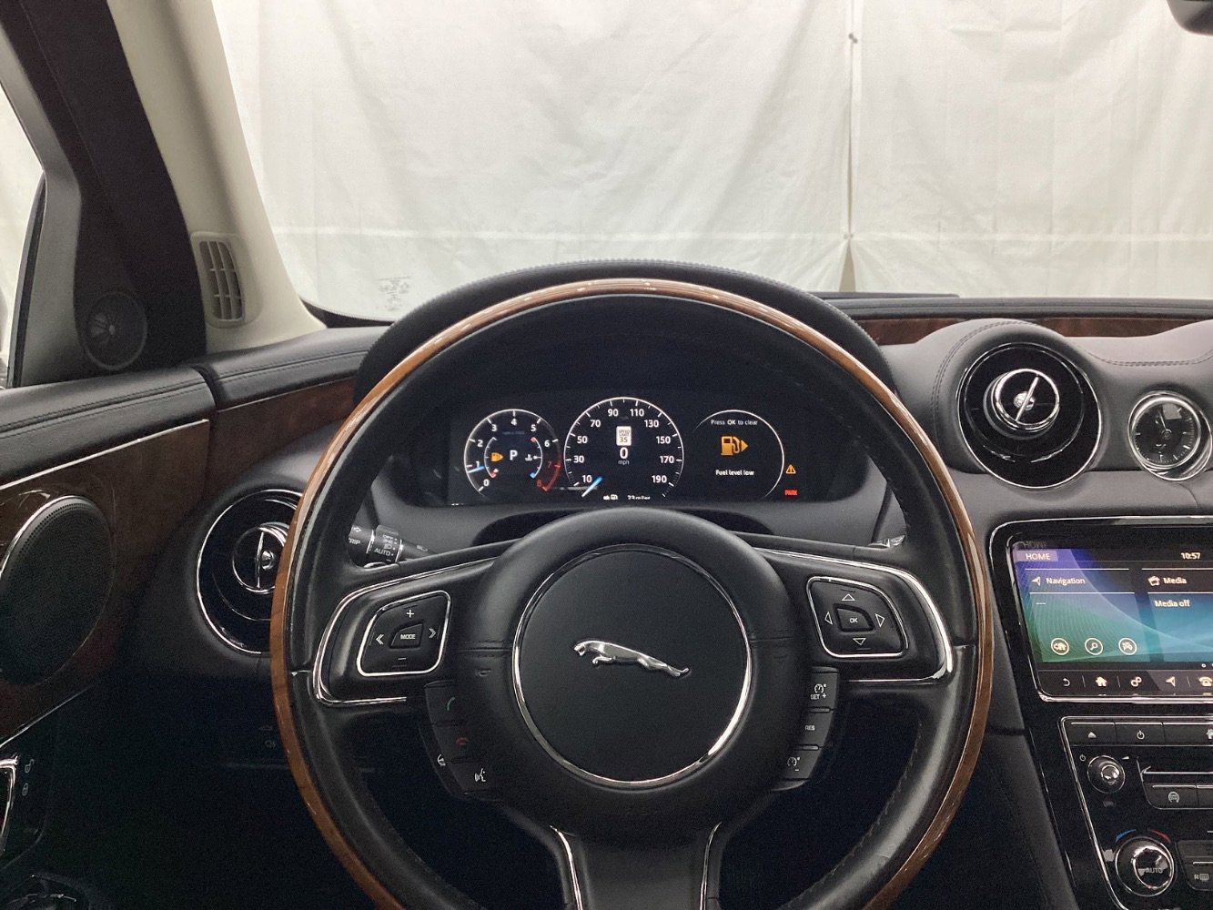 Used 2018 Jaguar XJ R-Sport image 34