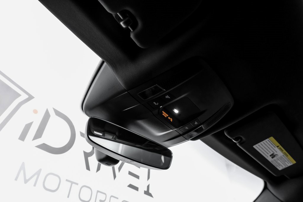 Used 2022 Porsche Taycan image 32