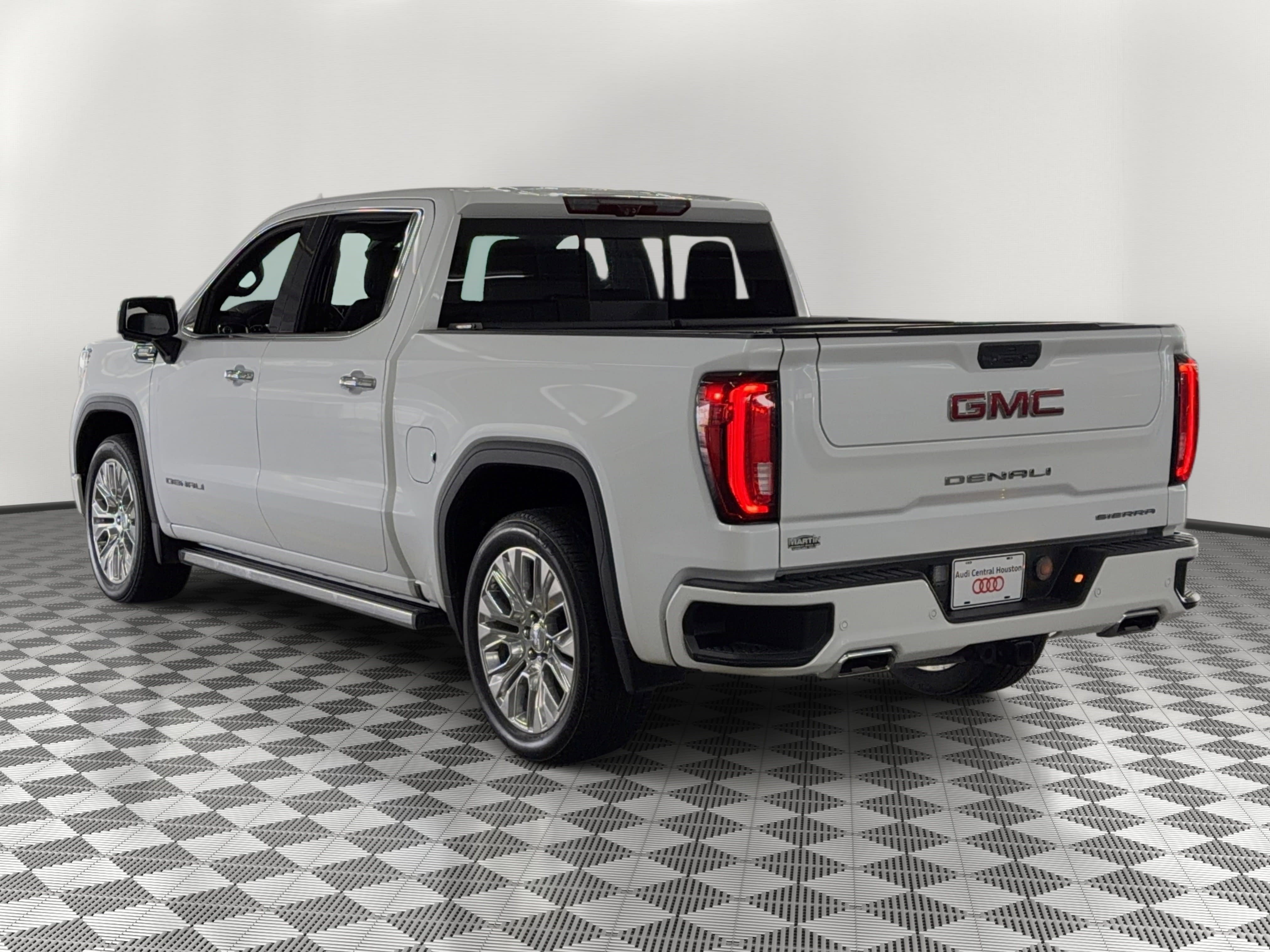 Used 2020 GMC Sierra 1500 Denali w/ Denali Ultimate Package image 3