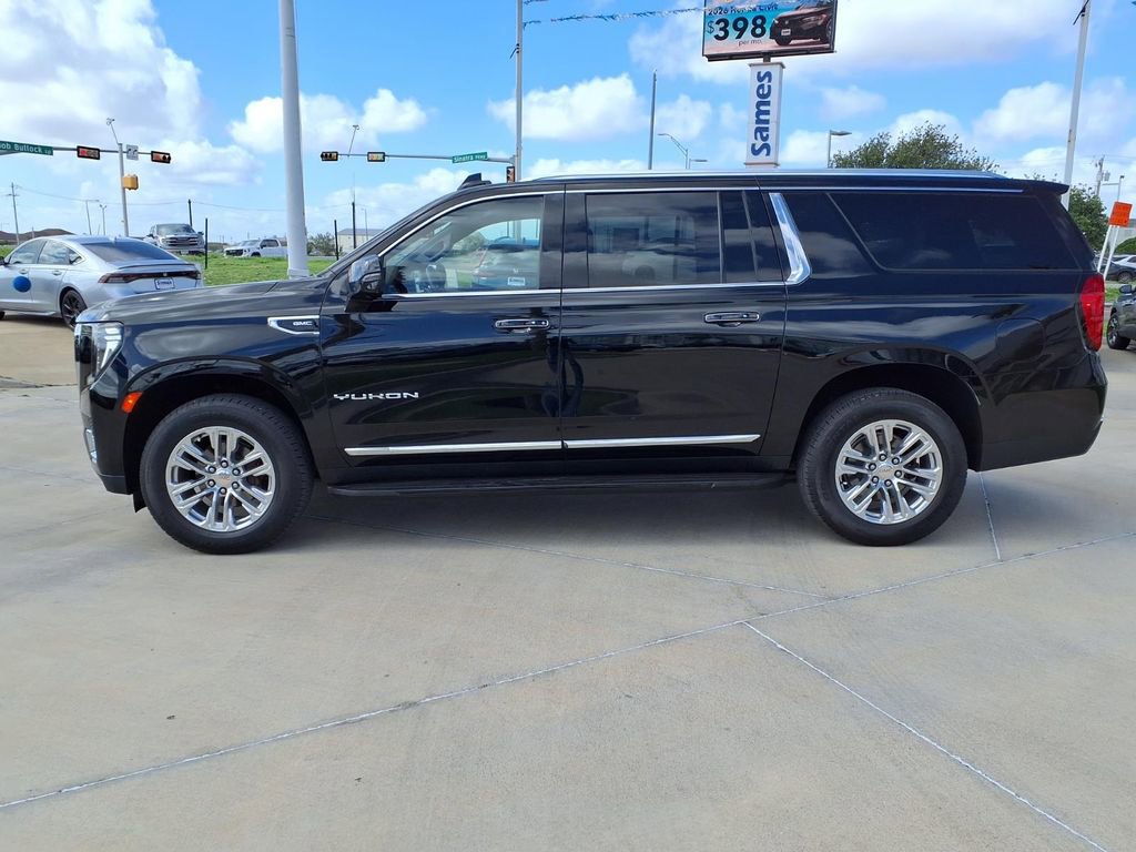 Used 2024 GMC Yukon XL SLT w/ SLT Luxury Package RWD image 4