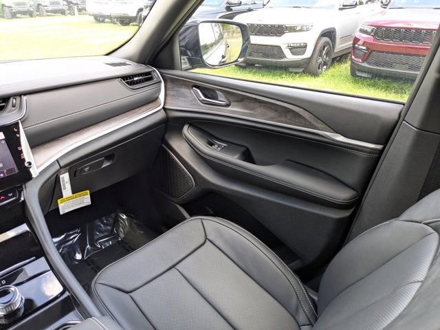 New 2026 Jeep Grand Cherokee Limited Reserve image 18