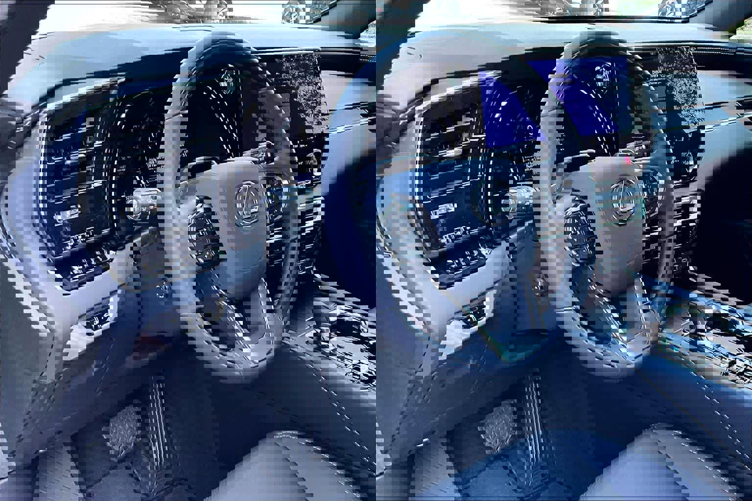 Used 2025 Lexus RX 350 Premium w/ Convenience Package image 18