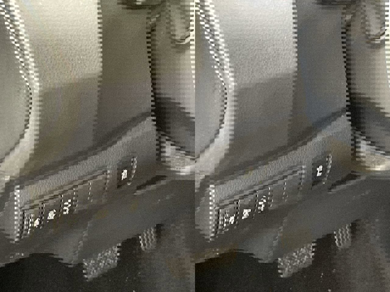 Used 2025 Toyota Corolla SE w/ Convenience Package image 13