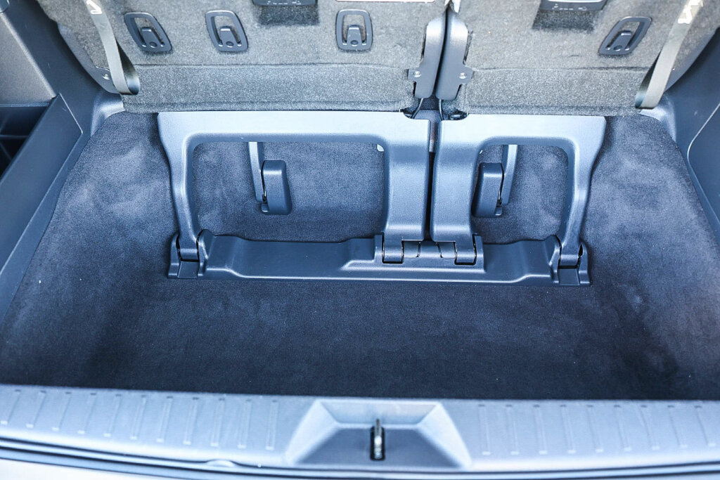 Used 2025 Toyota Sienna LE FWD image 25