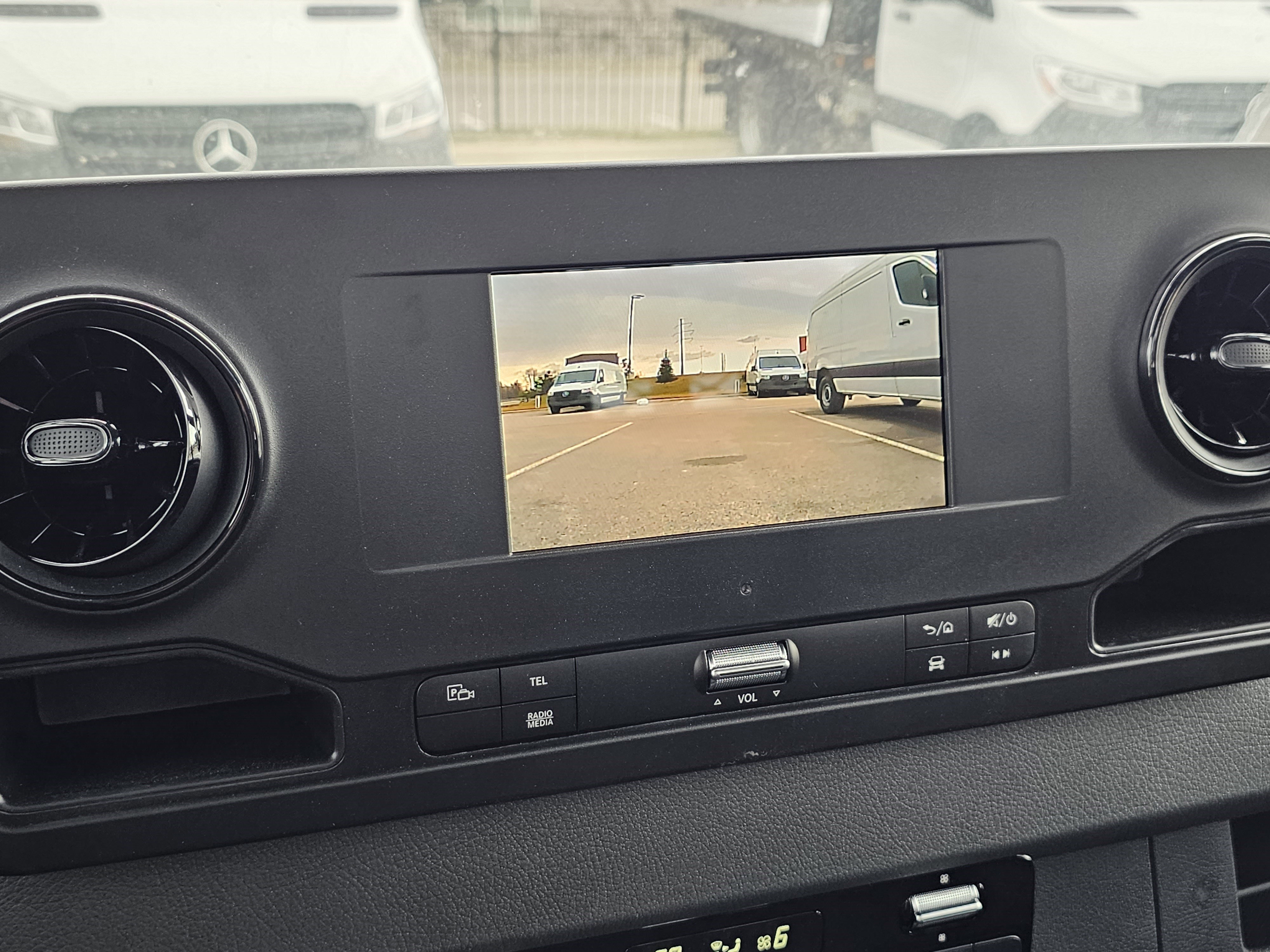 Used 2024 Mercedes-Benz Sprinter 4500 image 29